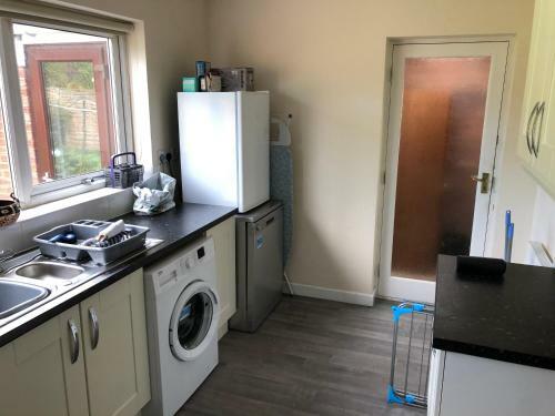 Home2home Captivating 4-bed House In Solihull