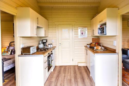 Lodge The Retreat Log Cabin