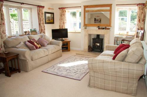 Traditional Cotswold Stone Peaceful Cottage With Stunning Views