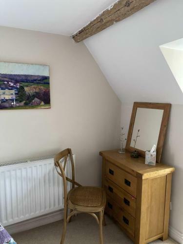 Traditional Cotswold Stone Peaceful Cottage With Stunning Views
