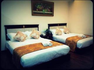Happy Holiday Hotel