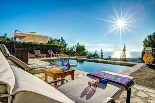 Agrilias Villa Sleeps 6 Pool Air Con Wifi