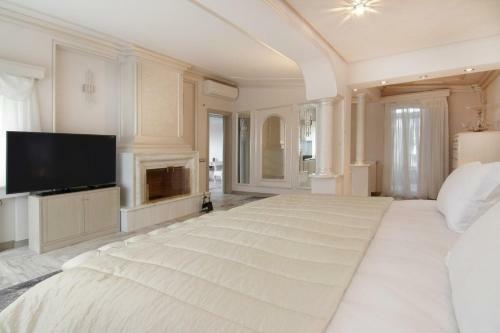 Black Diamond Luxury Villa Anavyssos In Athens