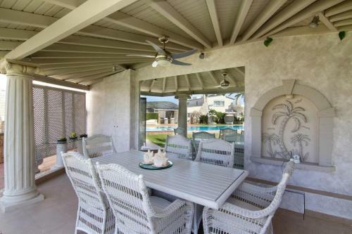 Black Diamond Luxury Villa Anavyssos In Athens