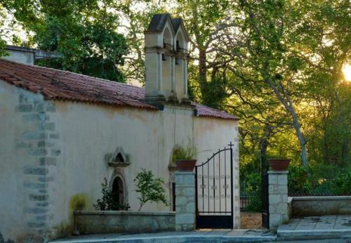 Armenoi Villa Sleeps 6 With Pool And Air Con
