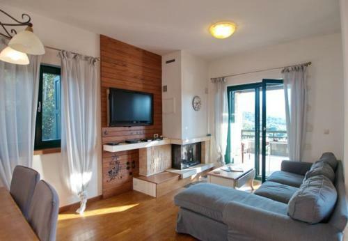 Armenoi Villa Sleeps 6 With Pool And Air Con