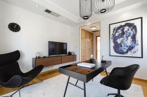 Eos Urban Villa By Upstreet