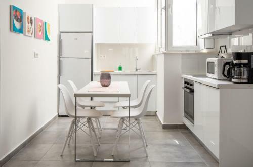 Travellers Hut Apartment In Neos Kosmos