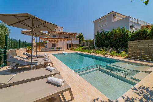Estella Villa With Pool, Children Area, Bbq & Magnificent Views!