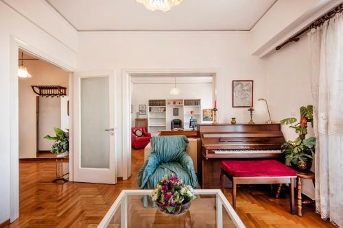 Archaelogical Museum / Downtown Elegant Apartment