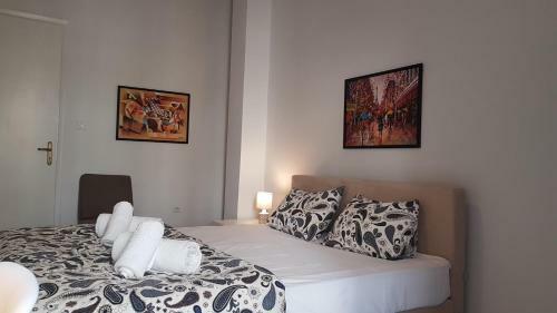 Palette Apartment Chocolate - Athens Center, 6 Bd, 3 Bath