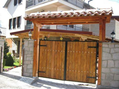 Hostal Risto's Guest House