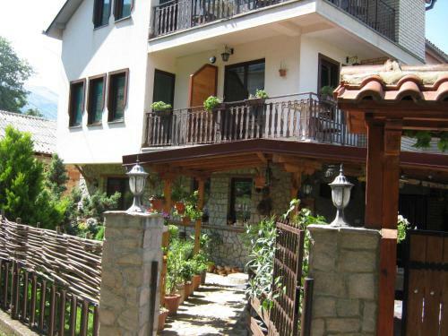 Hostal Risto's Guest House