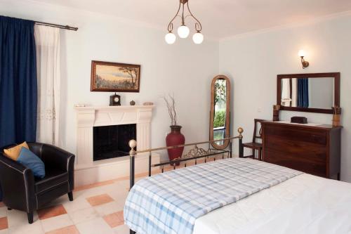 Agios Stefanos Sinion Villa Sleeps 8 Pool Wifi
