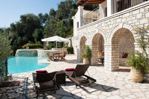 Agios Stefanos Sinion Villa Sleeps 8 Pool Wifi