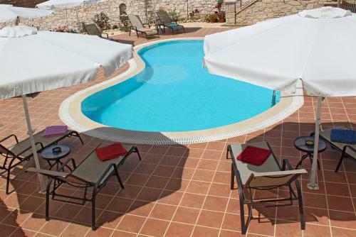 Koiliomenos Villa Sleeps 12 With Pool And Air Con
