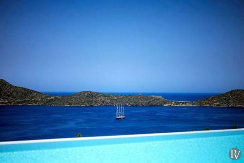 Ellinika Villa Sleeps 16 Pool Air Con Wifi