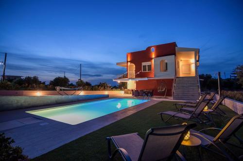 Fanes Villa Sleeps 8 With Pool And Air Con