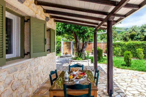 Fterno Villa Sleeps 2 With Pool Air Con And Wifi