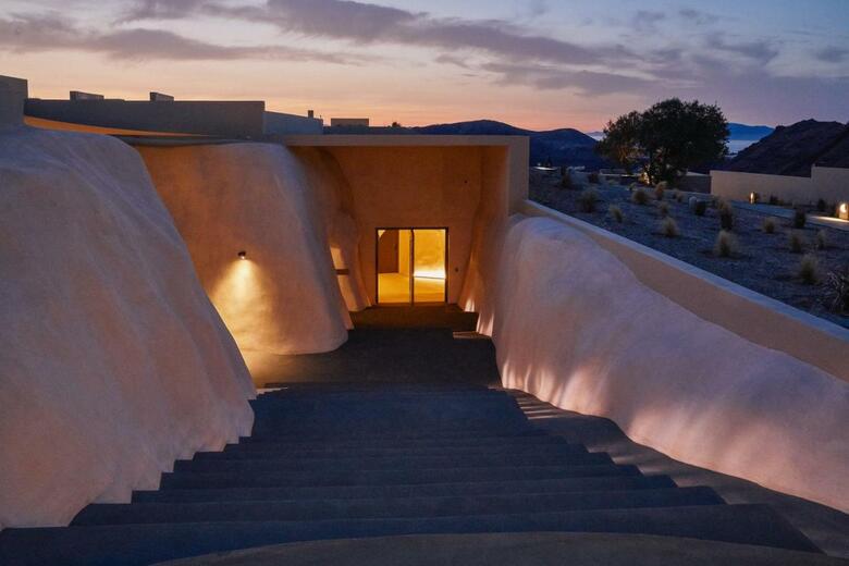 Hotel Divine Cave Experience