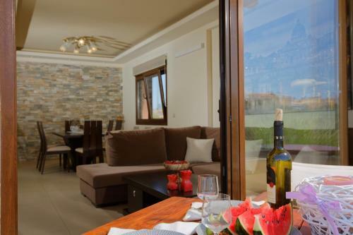 Beatiful Villa In Gouves Sea Views Crete