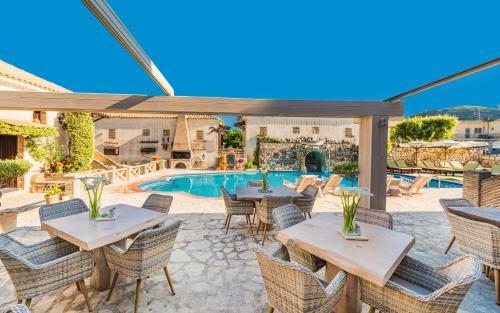 Garden Village Studios & Apartments