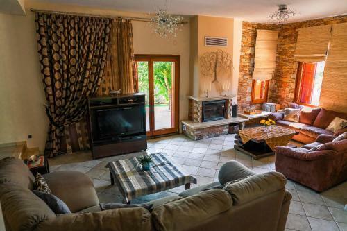 Chariklia's House With Private Pool