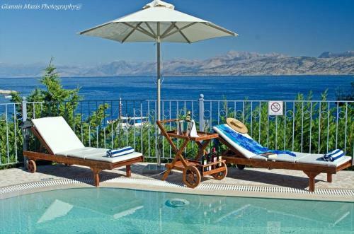 Kassiopi Villa Sleeps 10 Pool Wifi
