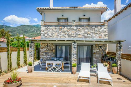 Kato Gatzea Villa Sleeps 6 With Pool And Air Con
