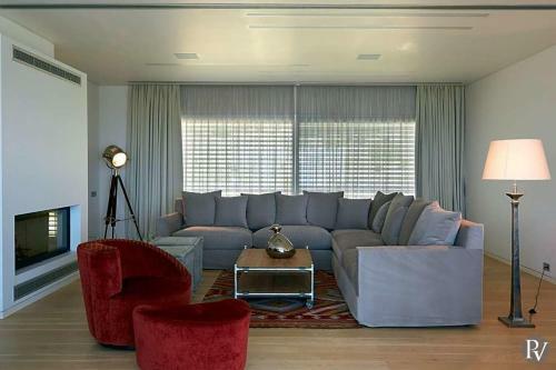 Kastro Villa Sleeps 18 With Pool And Air Con