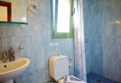 Kato Kateleios Villa Sleeps 7 With Pool And Air Con