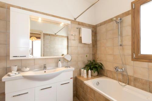 Villa Yellow Stone By Rodostamo Hotel