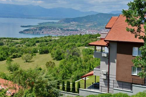 Apartamentos Velestovo House