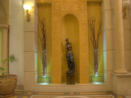 Le Patio Boutique Hotel Downtown