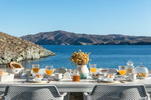 Eneos Kythnos Beach Villas-executive And Premium Villas