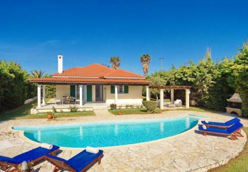 Kleismata Villa Sleeps 5 With Pool And Air Con