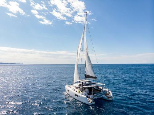 Dream Of Life - Catamaran