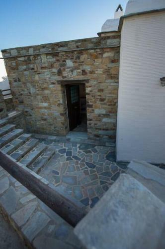 2ag252-house With A Pool In Andros