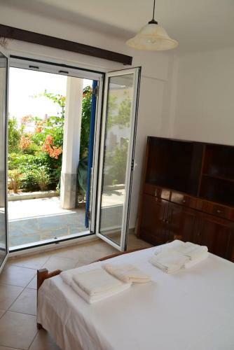 Traditional Summer House In Marmari