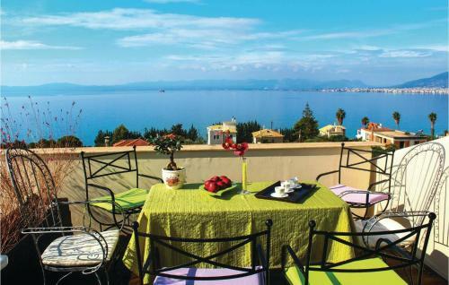 Four-bedroom Holiday Home In Mikra Mantineia