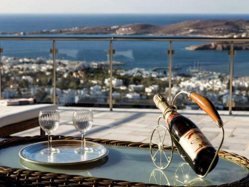 Elegant Villa In Paros With Veranda And Balcony