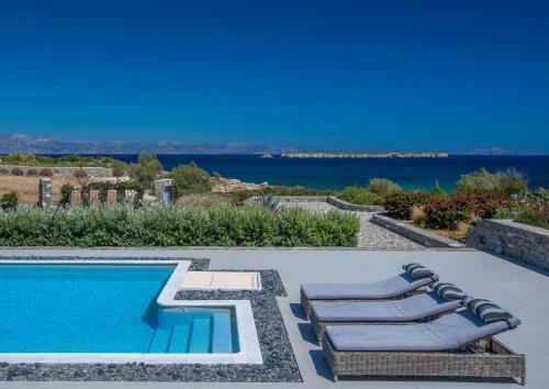 Luxury Paros Villa Superior Villa Private Pool Stunning Interior 7 Bdr Tserdakia