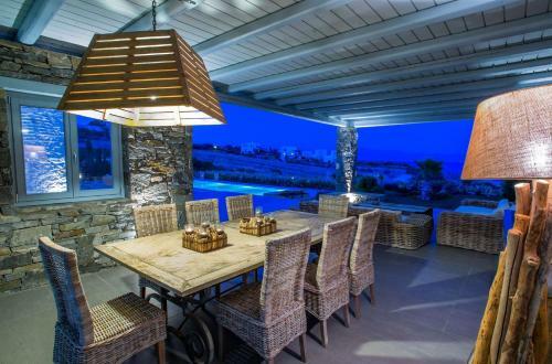 Luxury Paros Villa Superior Villa Private Pool Stunning Interior 7 Bdr Tserdakia