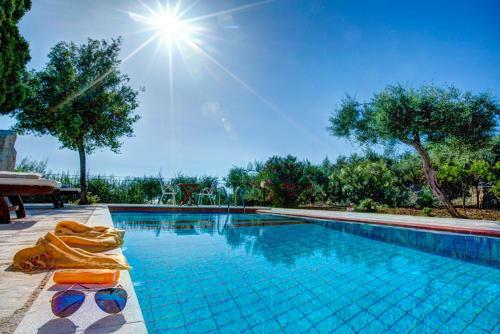 Perachori Villa Sleeps 4 Pool Air Con Wifi T604840