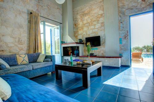 Perachori Villa Sleeps 4 Pool Air Con Wifi T604840