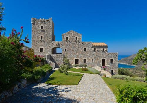 Hostal Focalion Castle Luxury Suites