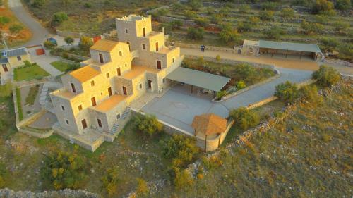 Hostal Focalion Castle Luxury Suites
