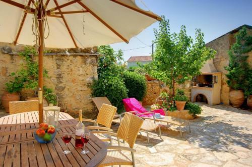 Plaka Villa Sleeps 6 Pool Air Con Wifi