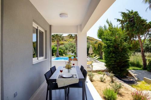 Irida Guesthouse By The Pool