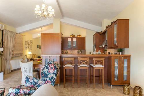 Luxury Townhouse And Town Apartment